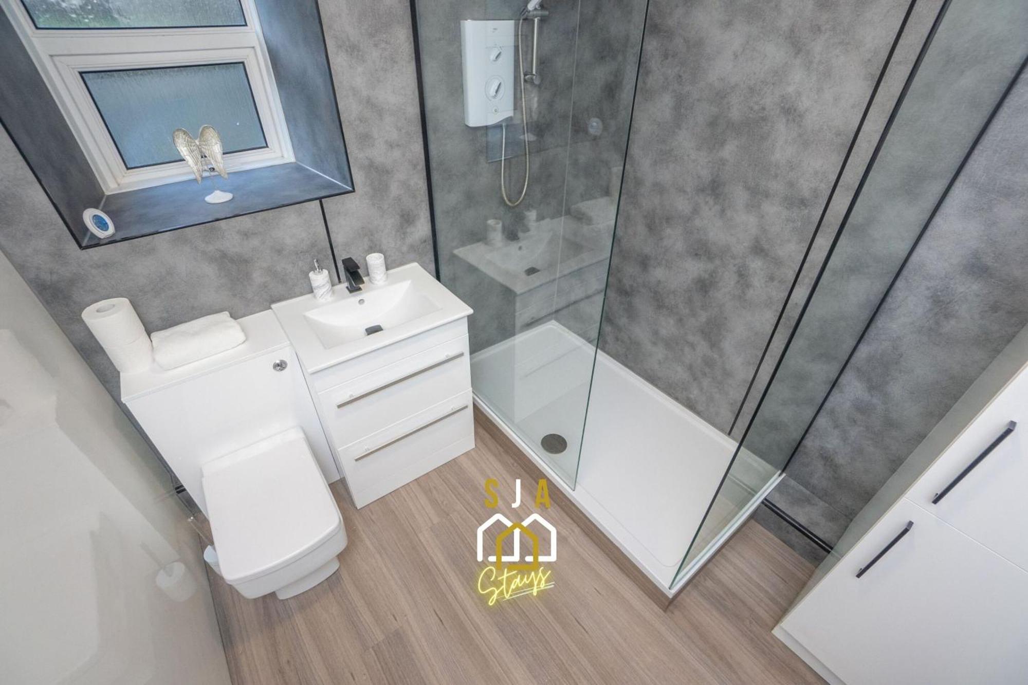 - Sja - 1 Bed Appartement *